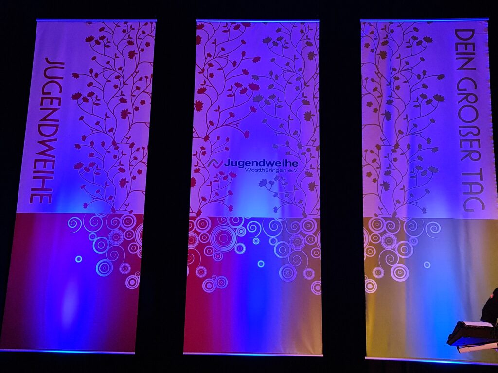 Bühnenbild von einer Veranstaltung