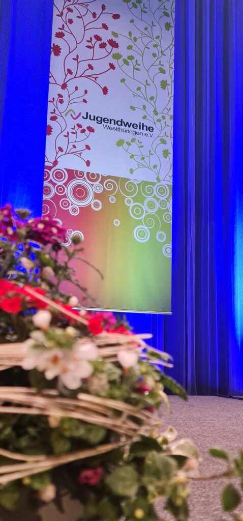 Bühnenbild von einer Veranstaltung